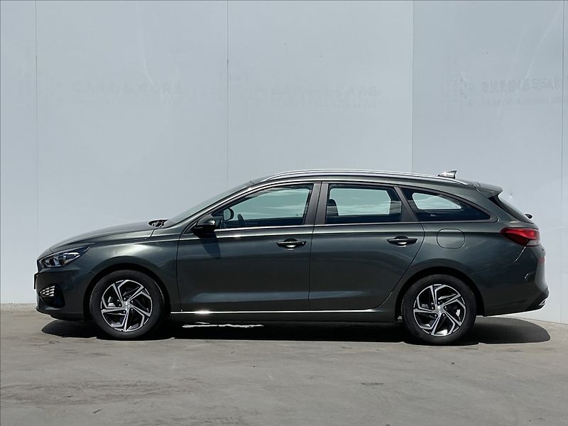 Hyundai i30 1,0 T-GDI DCT Family Comfort - fotka 2 z 22