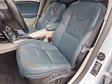 Volvo V40 (2012) 2.0D3 110kW AUT -1.MAJITEL - náhled 21