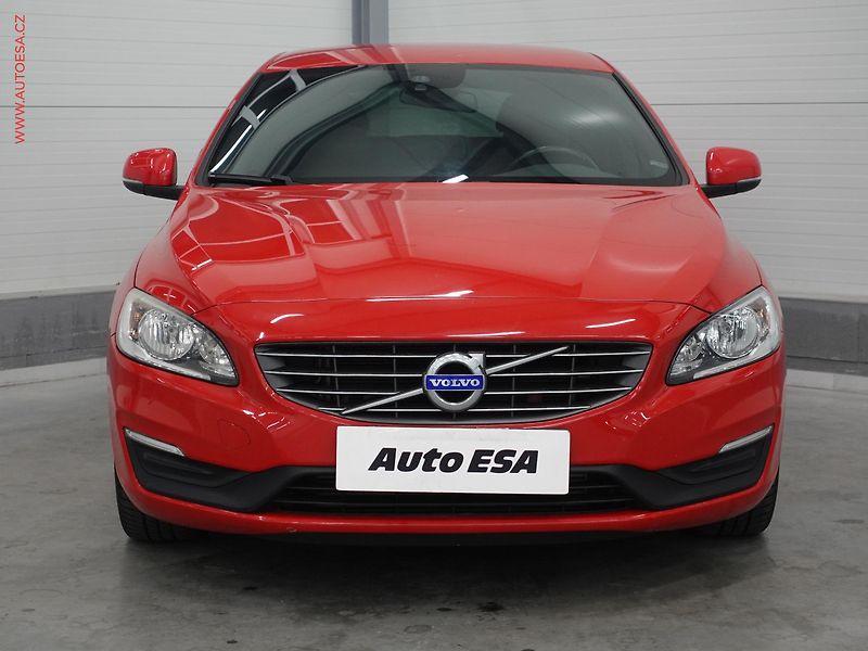 Volvo V60 (2014) 2.0 D, AT, tempo, park.asist - fotka 2 z 19