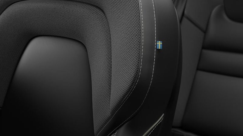 Volvo V60 (2026) B4 AUT DARK PLUS - fotka 7 z 10