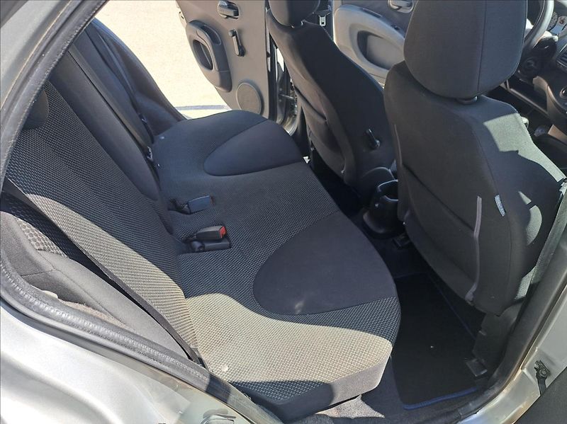 Nissan Micra 1,2 i Visia - fotka 32 z 40