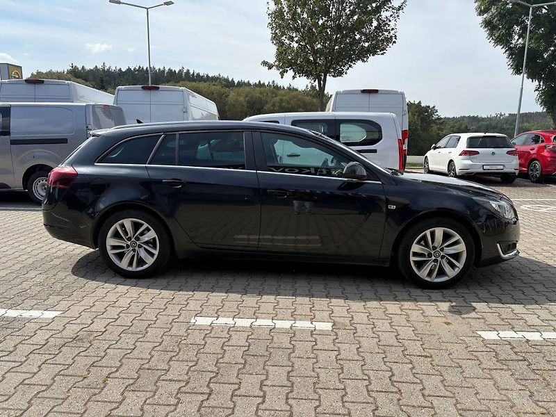 Opel Insignia Sports Tourer Sport A16XHT 125 - fotka 6 z 21