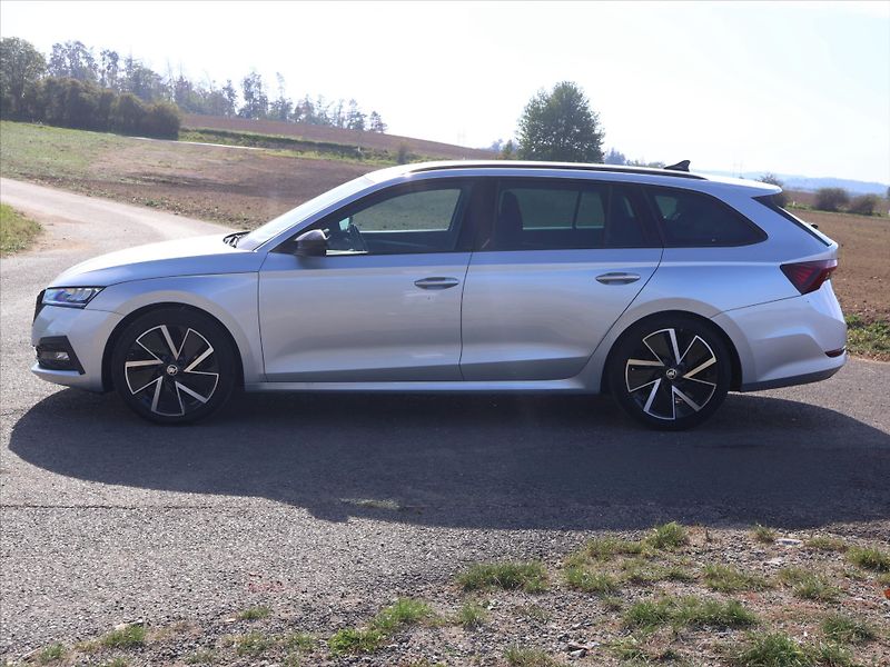 Škoda Octavia 2,0 TDI DSG Style Sport DPH - fotka 4 z 33