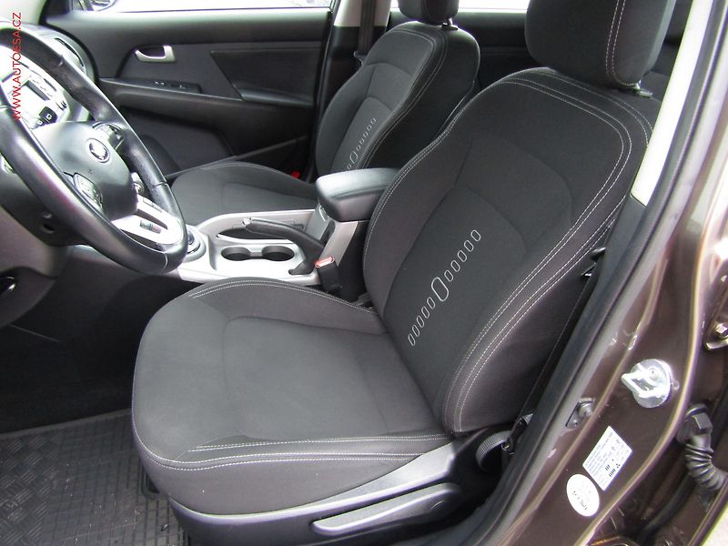 Kia Sportage (2016) 2.0 CRDi 4x4, ČR, TOP, AT - fotka 9 z 18