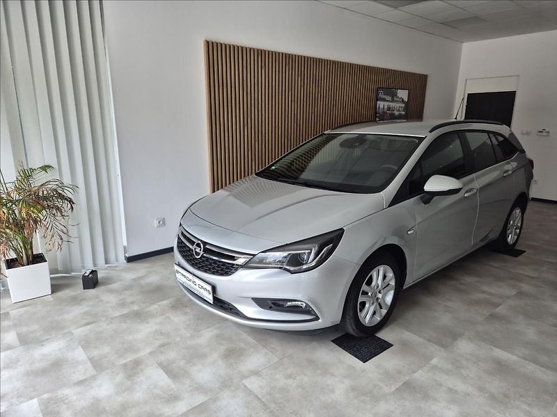 Opel Astra CDTi 81kW Excite ST - fotka 2 z 28