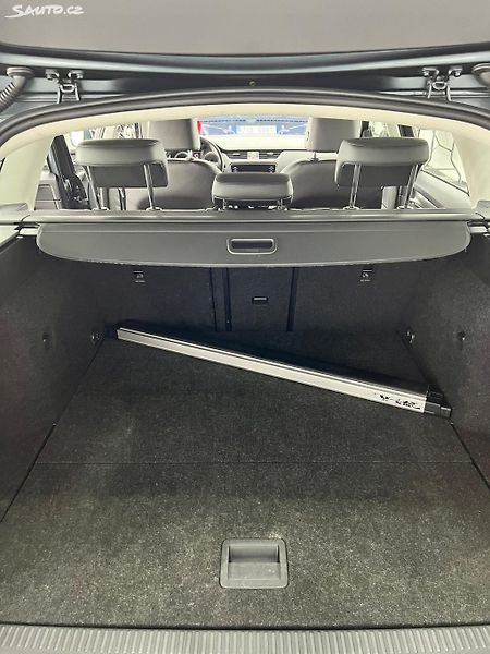 Škoda Octavia Combi 2,0 TDI Style/ odp.dph - fotka 31 z 41