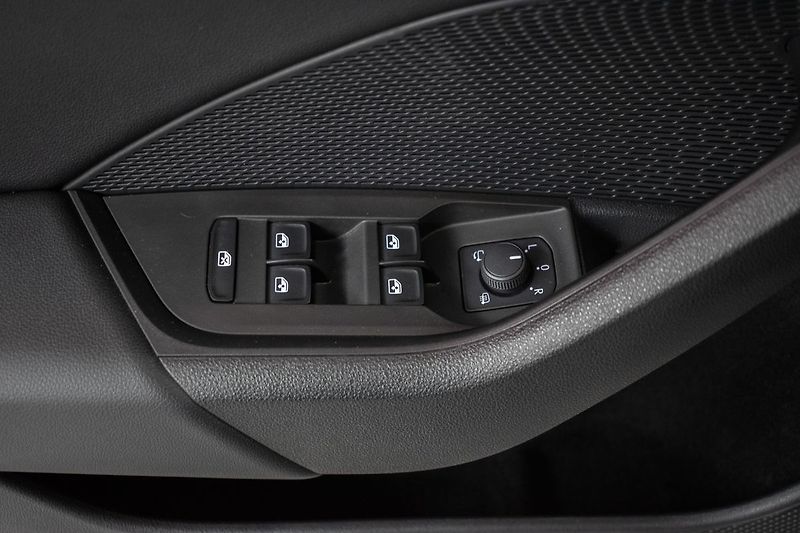 Škoda Octavia 1.5 TSI STYLE*KESSY*DPH*ČR 1.M - fotka 14 z 37