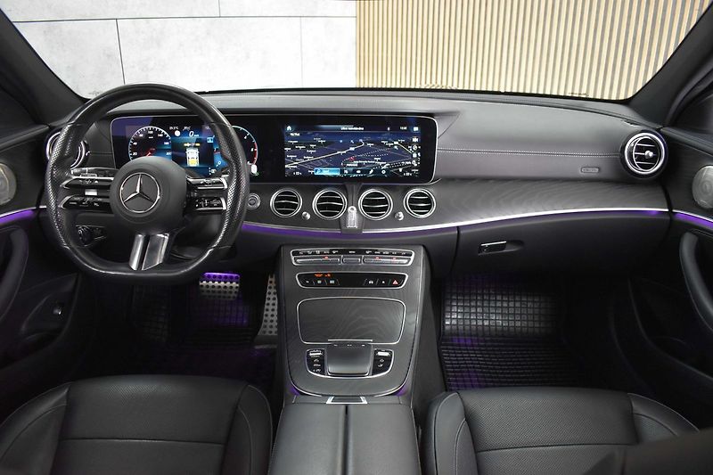 Mercedes-Benz Třídy E E 220d AMG*4MATIC*TAŽNÉ*ACC*ČR - fotka 7 z 52