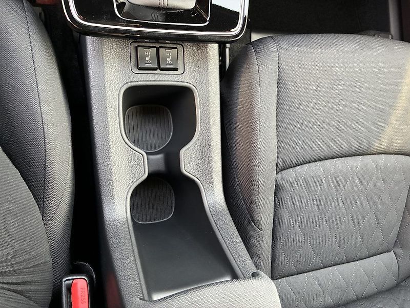 Toyota Corolla Cross 1.8 Hybrid MC25 Style - fotka 12 z 26