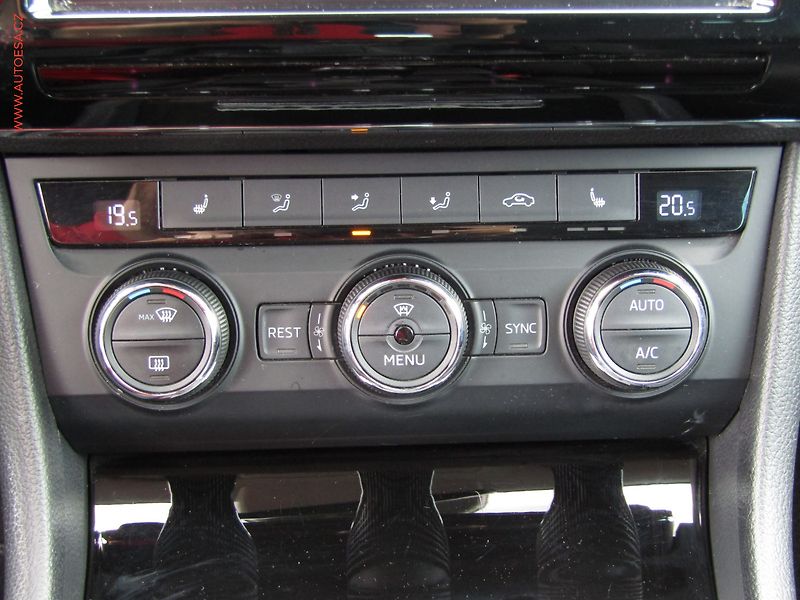 Škoda Superb (2016) 2.0 TDi, Style, TZ, navi - fotka 17 z 23