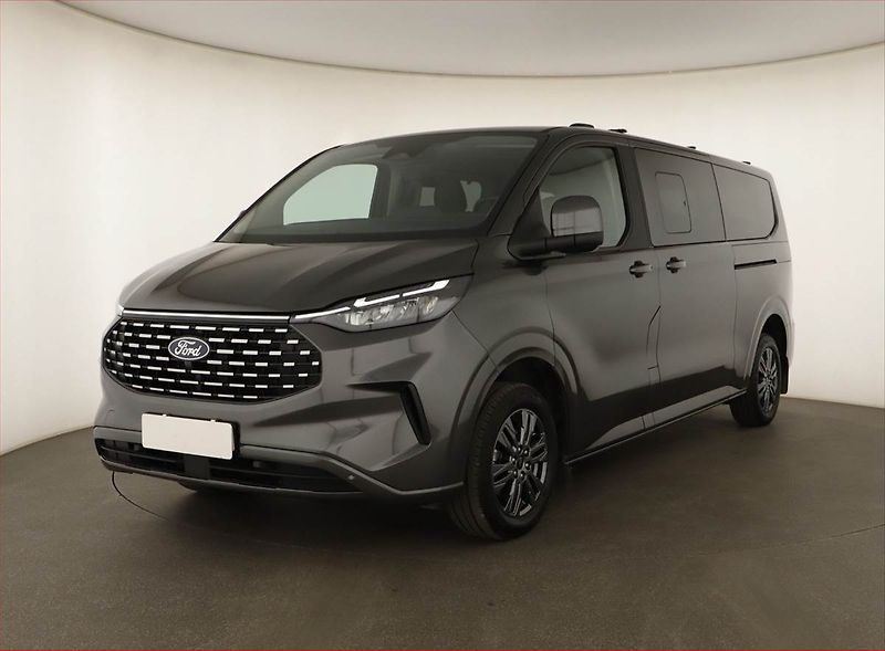 Ford Tourneo Custom (2025) Titanium 2.0 EcoBlue, ČR - fotka 2 z 15
