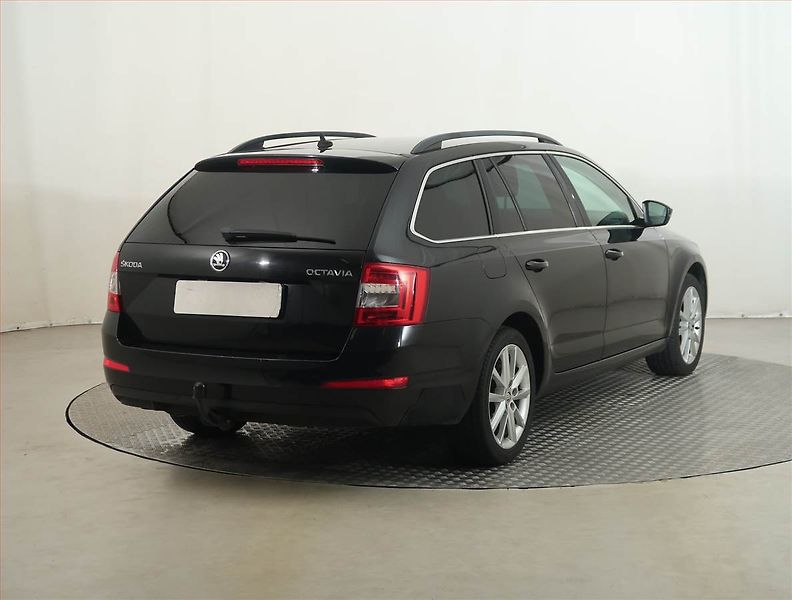 Škoda Octavia (2017) 2.0 TDI, Automat, Kůže, Navi - fotka 5 z 14