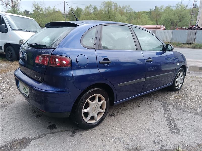 Seat Ibiza 1,9 SDi  Stella - fotka 12 z 23