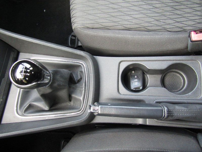 Seat Leon (2014) 16 TDI 77kW - fotka 34 z 35