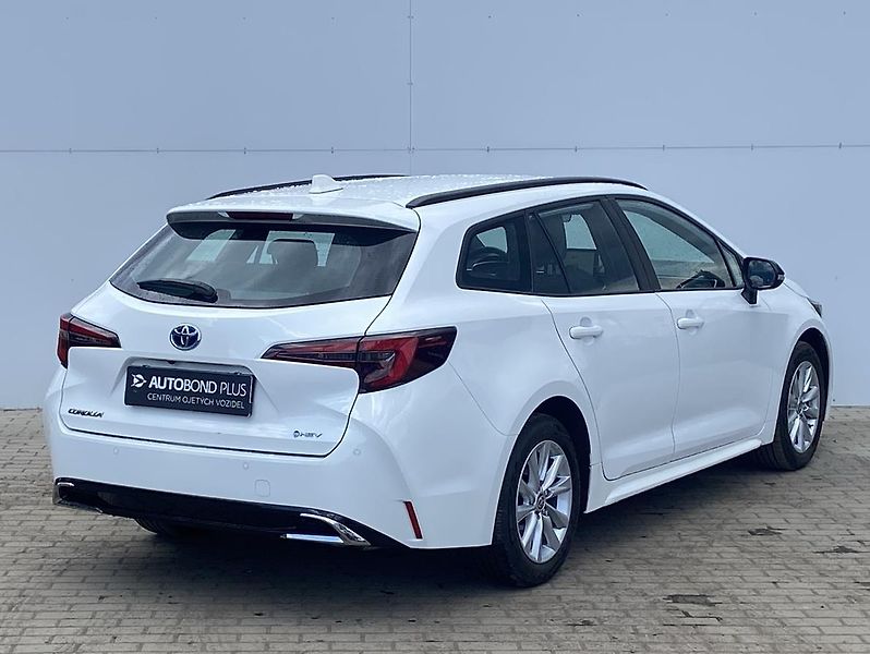 Toyota Corolla 1.8 HSD e-CVT Comfort TECH - fotka 2 z 21