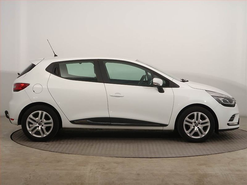 Renault Clio (2020) 0.9 TCe, Navi, Tempomat - fotka 6 z 15