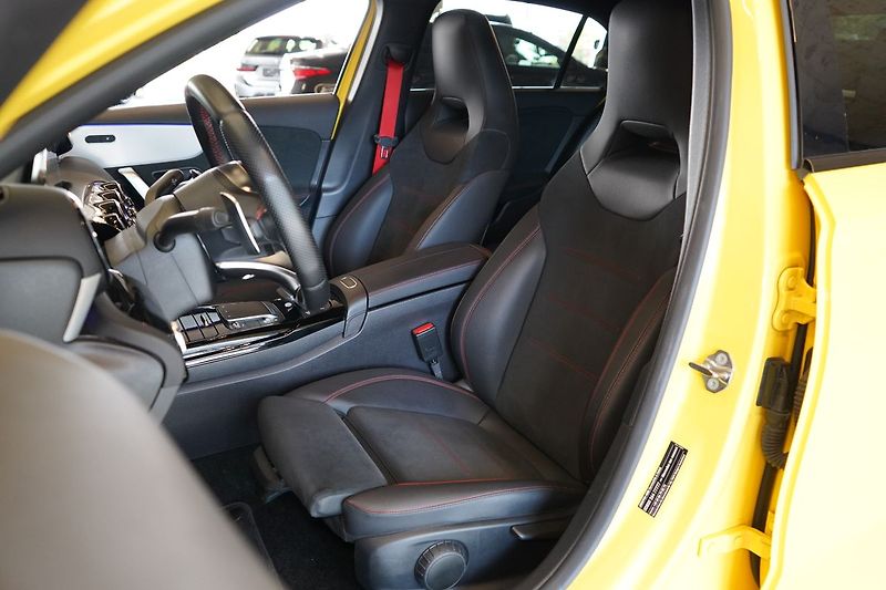 Mercedes-Benz Třídy A 35 AMG 4MATIC, AERO, Kamera - fotka 17 z 42