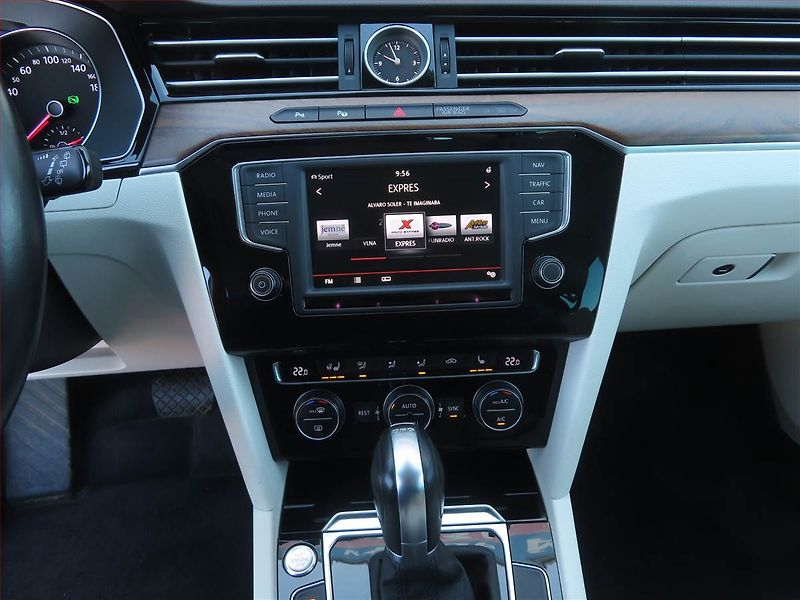 Volkswagen Passat (2016) 2.0 TDI, Automat, Serv.kniha - fotka 12 z 24