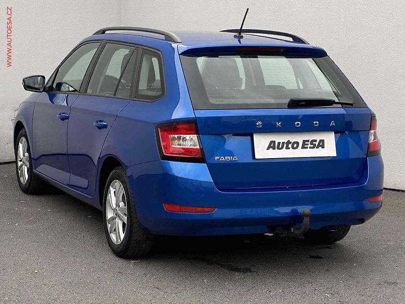 Škoda Fabia (2022) 1.0 TSi, 2.maj,ČR, Ambition - fotka 6 z 17
