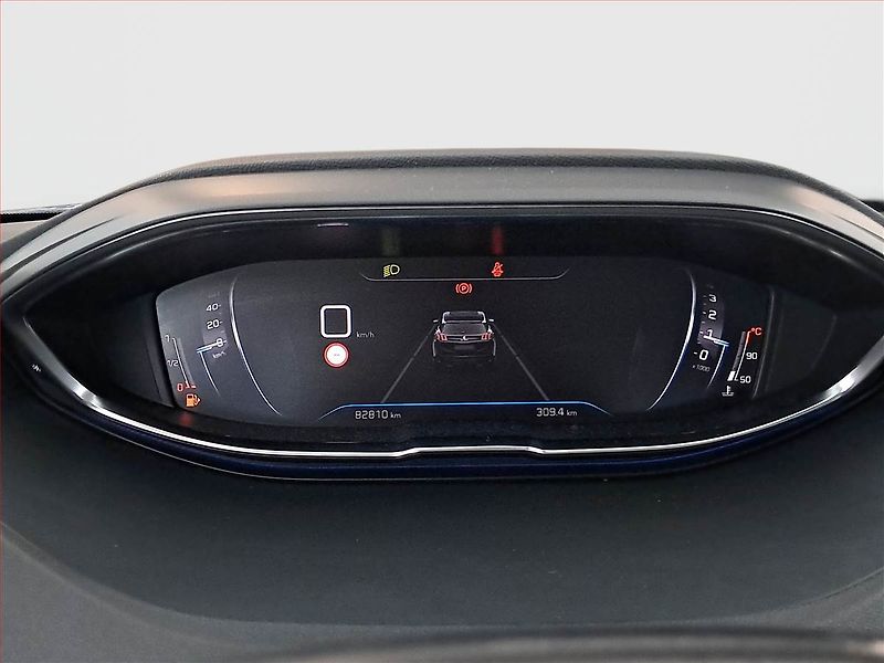 Peugeot 3008 (2021) 1.2 PureTech, ČR,1.maj - fotka 11 z 19
