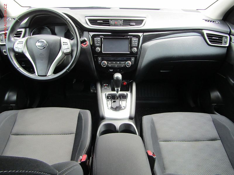 Nissan Qashqai (2014) 1.2 DiG-T, ČR, AT, navi - fotka 11 z 24