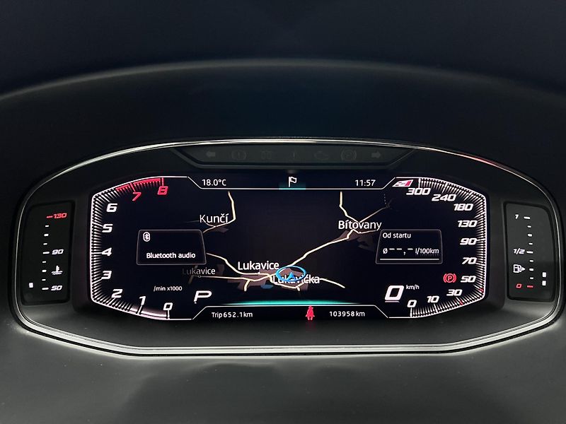 Seat Leon Cupra 300 2.0 TFSI 4x4 DSG - fotka 27 z 42