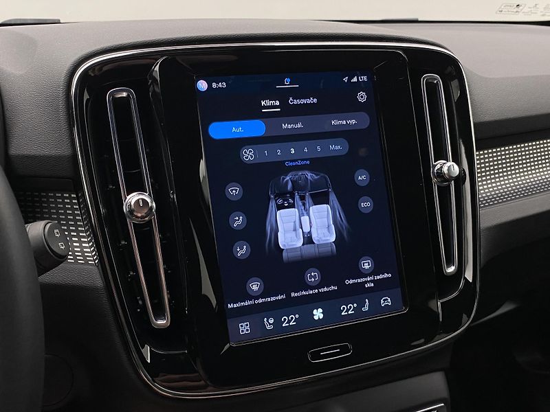Volvo XC40 PURE ELECTRIC REZERVACE - fotka 36 z 52