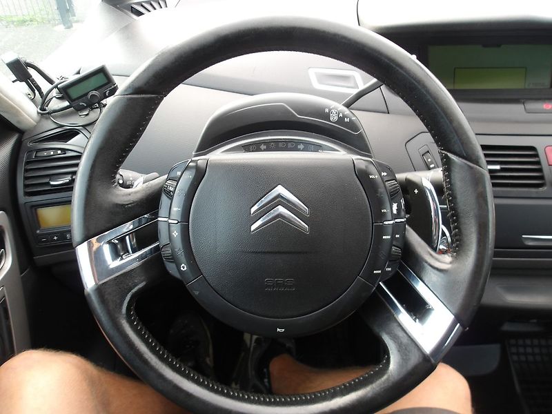Citroën C4 Picasso 1,6HDi AUTOMAT ! 1.MAJITEL !!! - fotka 23 z 25