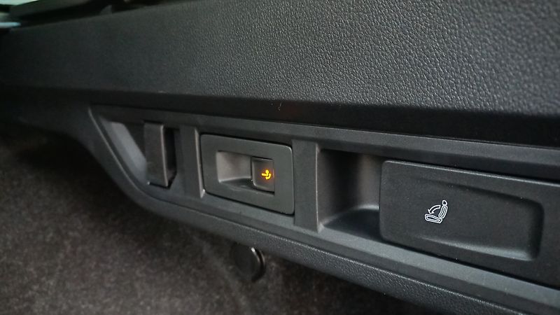 Škoda Octavia TDI 110kW DSG 4x4-1.maj-ČR-TZ- - fotka 17 z 50