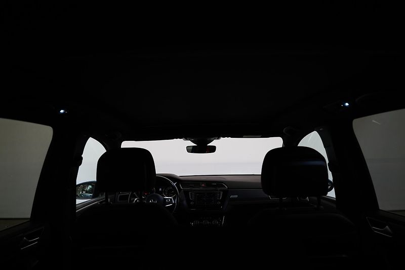 Volkswagen Touran - fotka 23 z 27