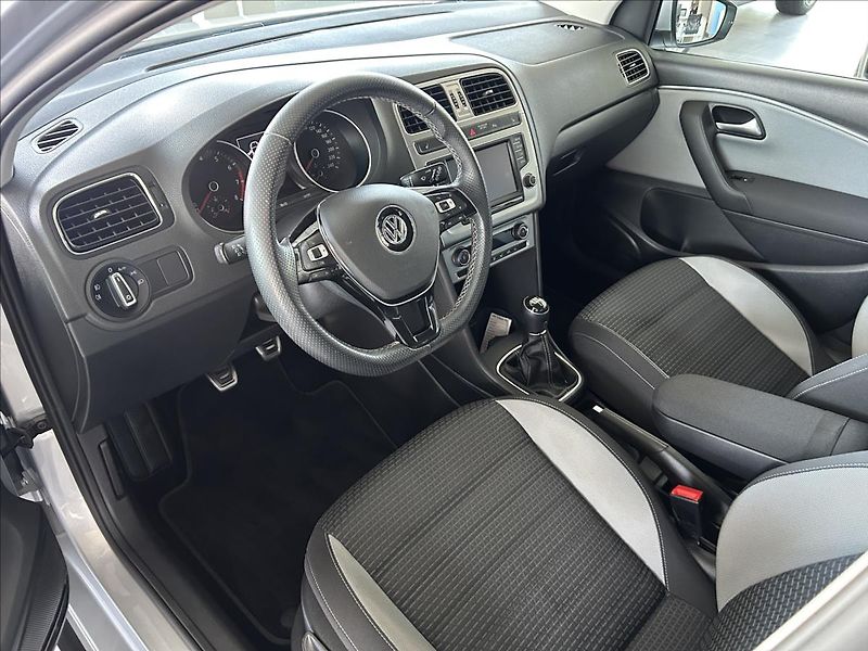 Volkswagen Polo 1,2   TSI,CROSS,SERVISKA,1.MAJ - fotka 7 z 26