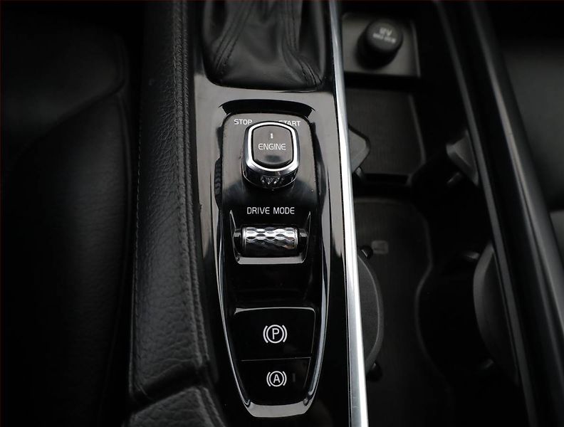 Volvo V90 (2017) D4, Automat, Serv.kniha, Kůže - fotka 17 z 19