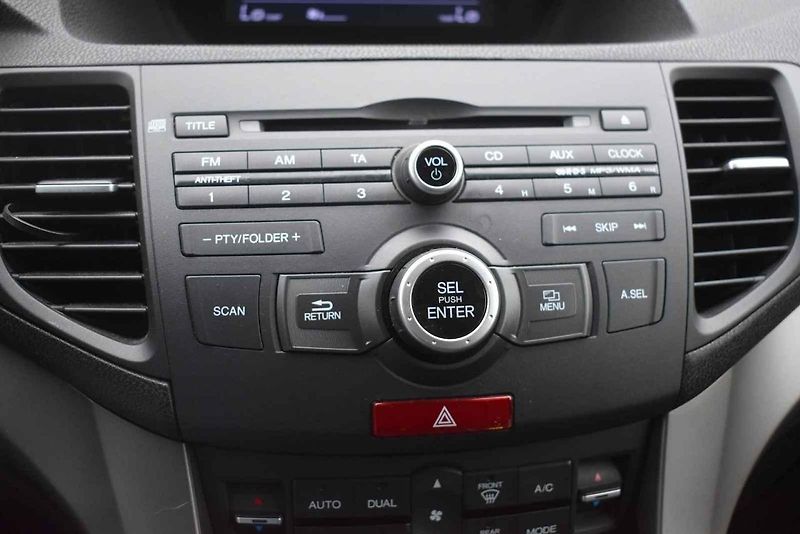 Tentokrát jsem otestoval dvanáctiletý kombík Honda Accord