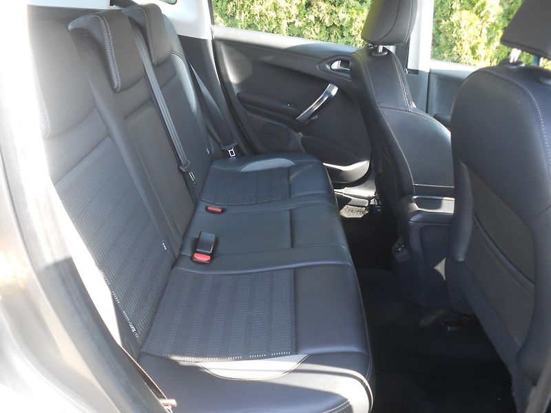 Peugeot 2008 1.6HDi, NAVI. CHROM,ALU - fotka 21 z 39
