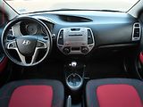 Hyundai i20 (2010) 1.6 i, 2.maj,ČR, STK9/28 - náhled 8
