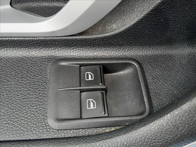 Škoda Roomster 1,6 i 77kW SCOUT MOTOR K.O. - fotka 19 z 43