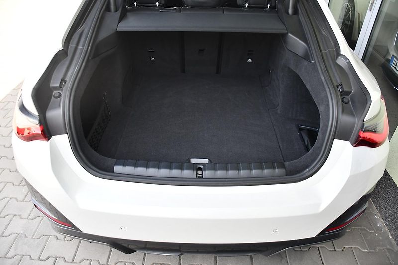 BMW i4 eDrive40 M-SPORT H/K 1M - fotka 37 z 42