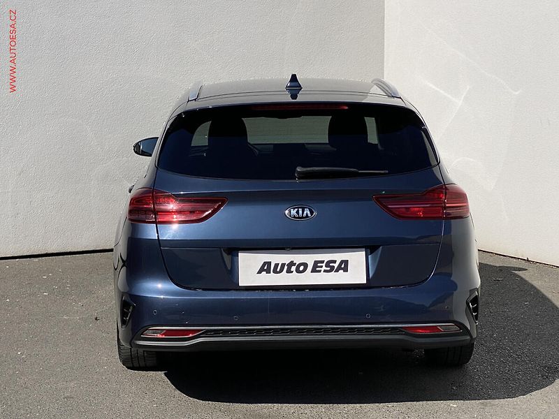 Kia Ceed (2018) 1.6 CRDi, ČR, Exclusive, AT - fotka 5 z 18