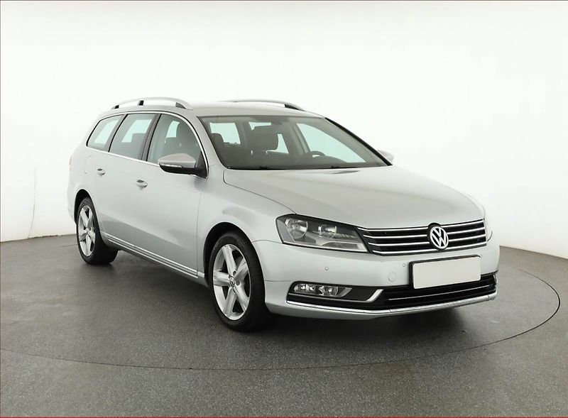 Volkswagen Passat (2011) 2.0 TDI, Tempomat - fotografie inzerátu