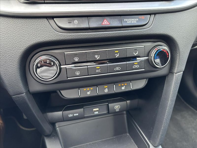 Kia Ceed 1,5 TGDi AT Spin 1.ČR ZÁRUKA - fotka 26 z 39