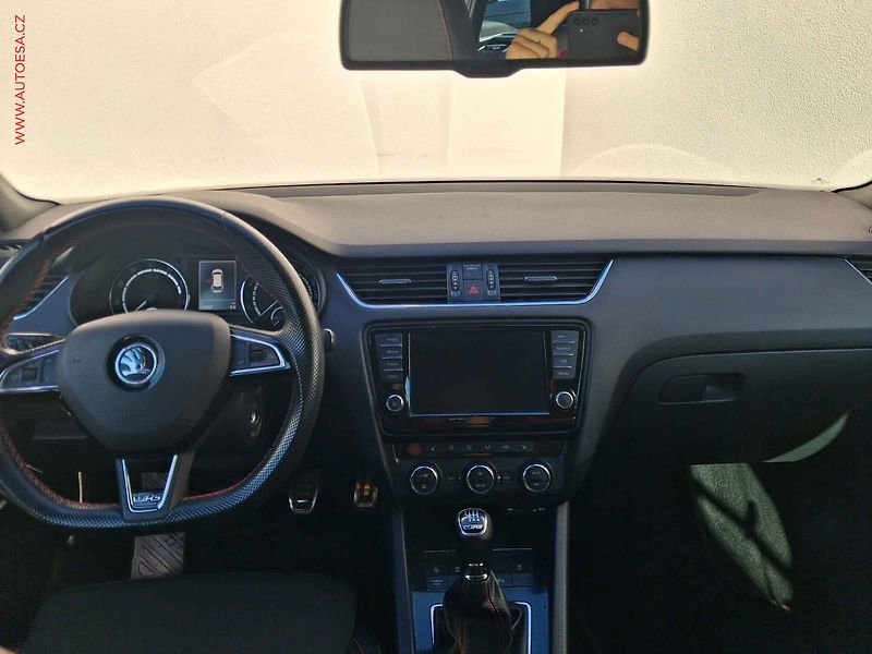 Škoda Octavia (2016) 2.0 TSi, RS, TZ, bixen, navi - fotka 8 z 18