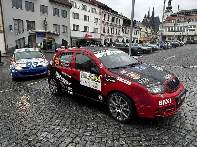Tragédie, která se odehrála v rámci 58. ročníku Rallye Šumava, kdy po nehodě zemřela navigátorka Alena Krejčíková (41), nezasáhla jen příznivce rallye, ale její kamarády, jelikož byla na Klatovsku doma.