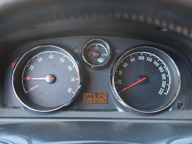 Opel Antara (2012) 2.4, Tempomat, Park. senzory - fotka 11 z 18