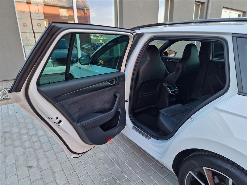 Škoda Superb 2.0TDI 147kW 4x4 DSG Sportline - fotka 18 z 50