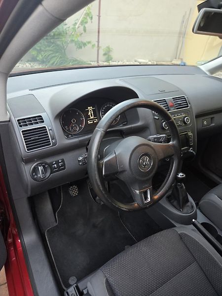 Volkswagen Touran (2011) Prodám VW Touran 2.0, 7 míst - fotka 9 z 21