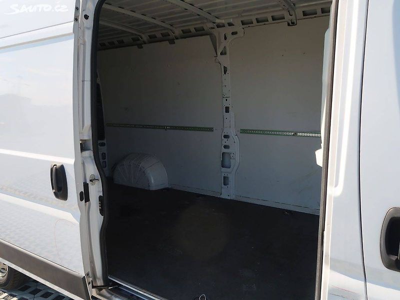 Opel Movano VAN L3H2 2,2 BlueHDi 103kW MT6 - fotka 24 z 25