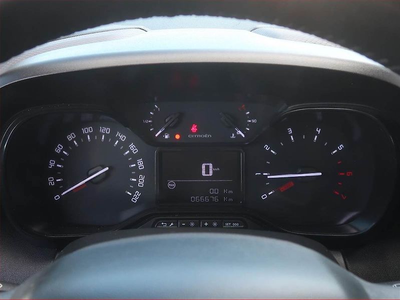 Citroën C3 Aircross (2021) C-Series 1.2 PureTech - fotka 11 z 15