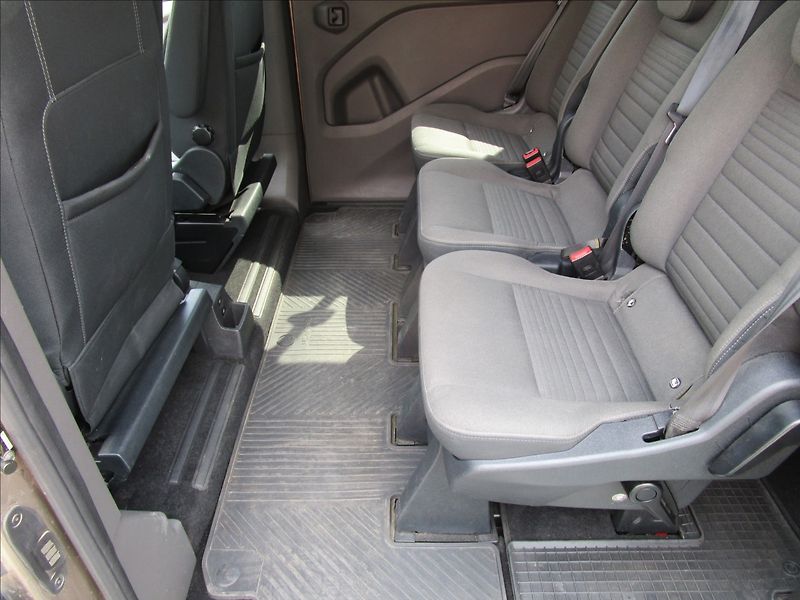 Ford Tourneo Custom 2.0TDCi L2 Titanium, 8 míst - fotka 32 z 57