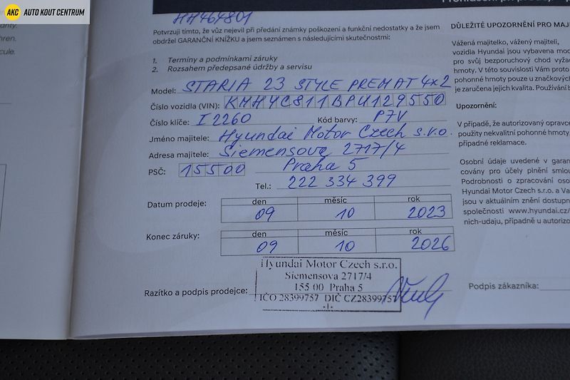 Hyundai Staria 2.2CRDi PREMIUM A/T- 9 MÍST - fotka 75 z 79
