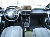 Peugeot 2008 (2021) 1.2 PT, ČR, LED - náhled 8